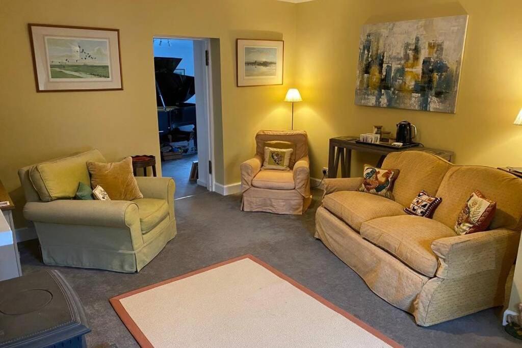 2X King Bedrooms, Private Living Room & Bathroom Thornhill  Exterior foto